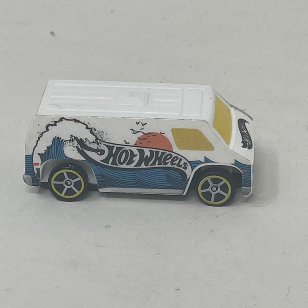 Hot Wheels Super Van White Surf Wave Sunset Graphics Diecast Toy Car 1.5 Inch